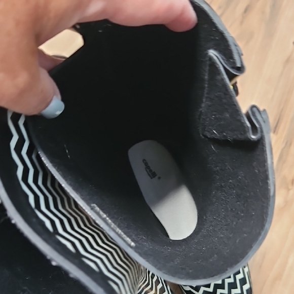 Capelli Stylish Women's Chevron Rain Boots - Black and Yellow - Picture 7 of 15